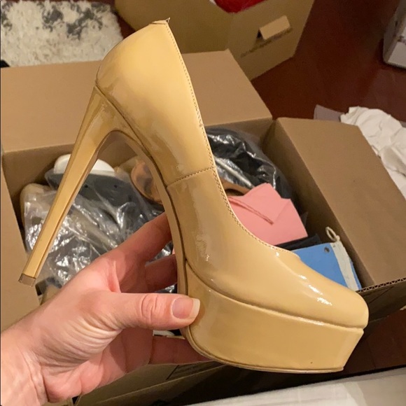 Steve Madden Bevv Pumps - Picture 6 of 7